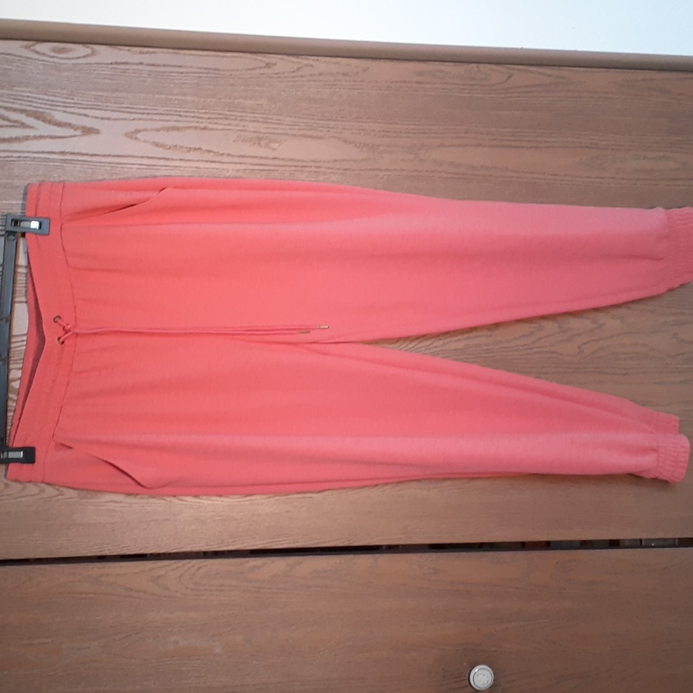 Est 1946 womens peachy color lightweight joggers with pockets NWT size 14/16